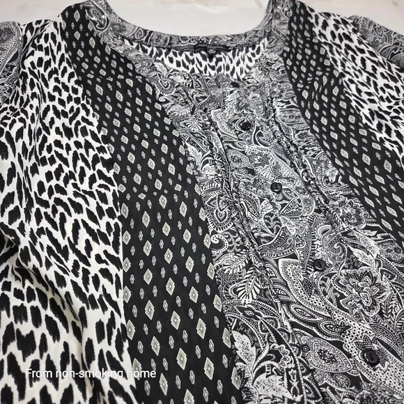Women's NOTATIONS Plus 3X Black & White Patterned Blouse - Picture 2 of 8